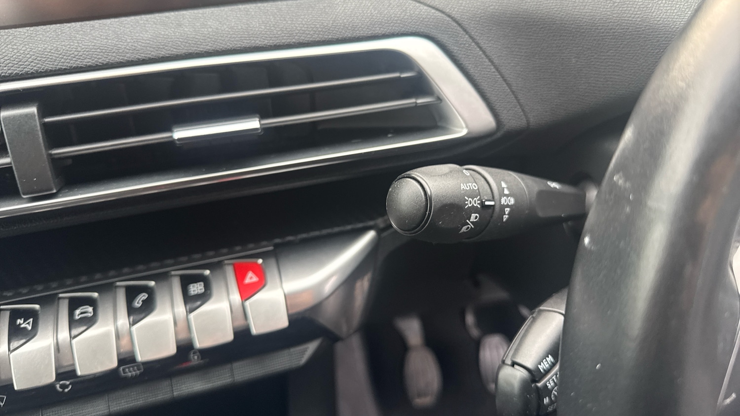 Used Peugeot 3008 2018 for sale - 76486423: Photo 27