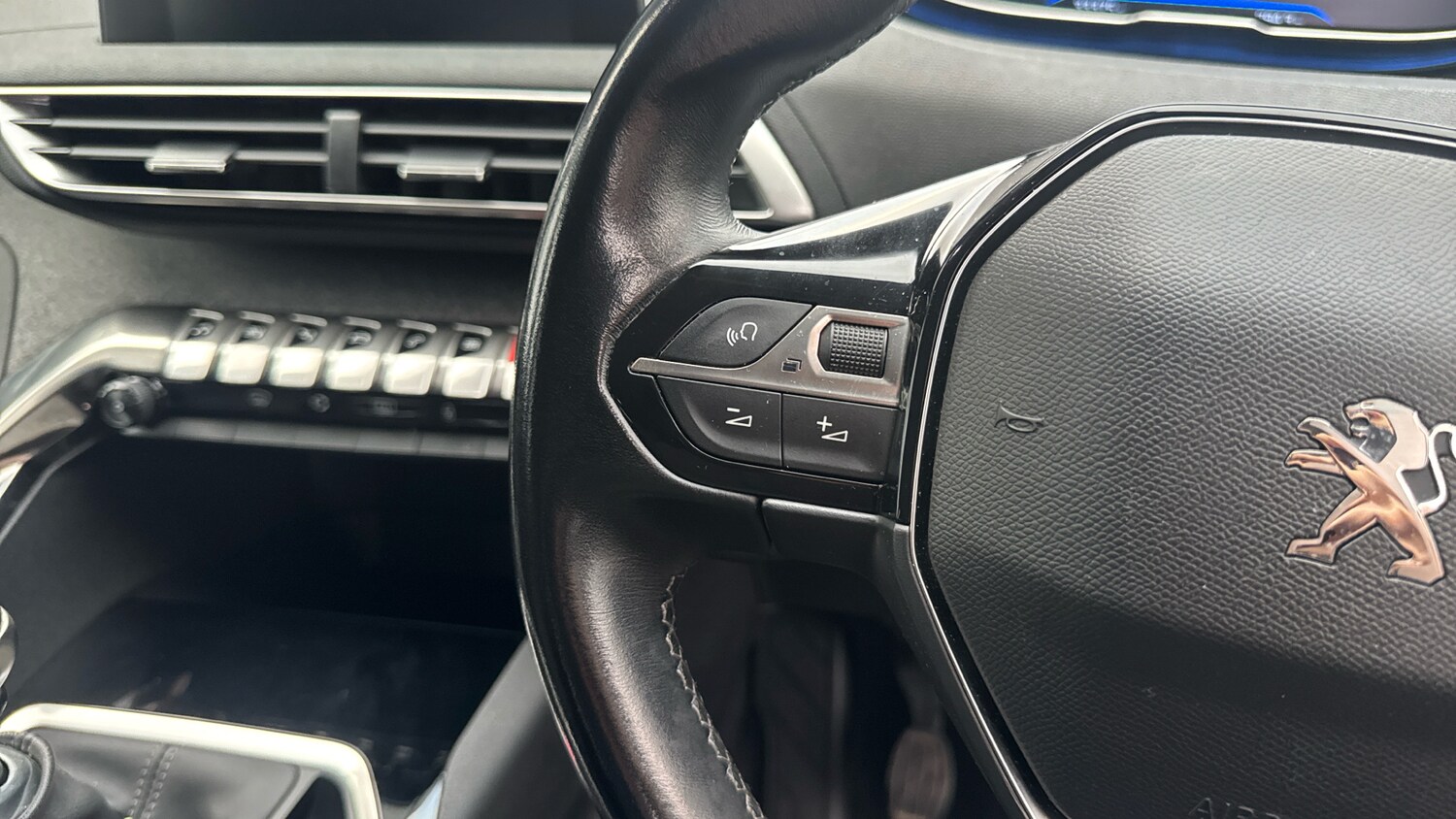 Used Peugeot 3008 2019 for sale - 76787636: Photo 24