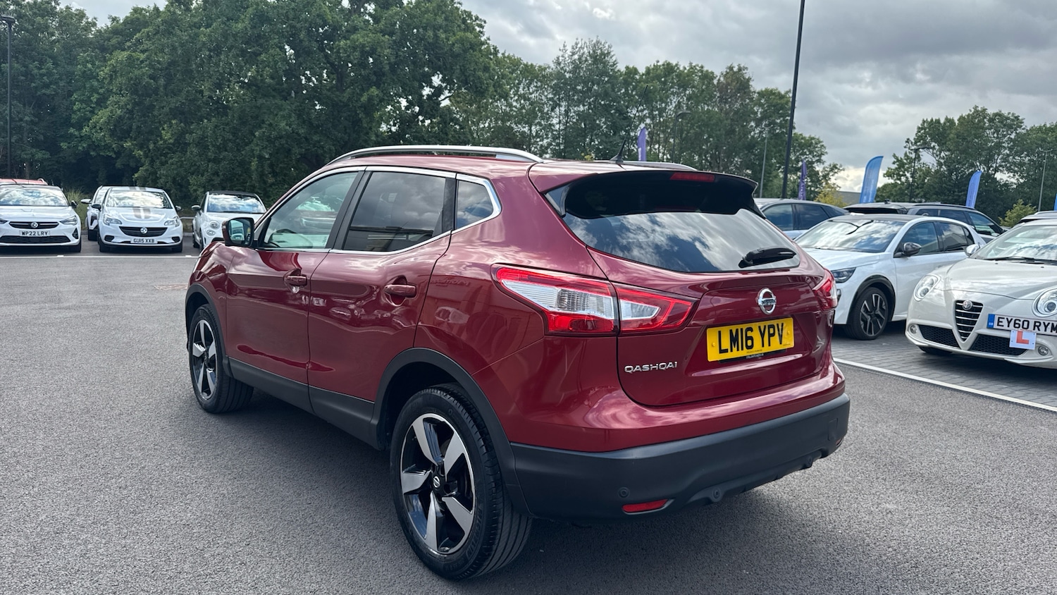 Used Nissan Qashqai 2016 for sale - 76927471: Photo 5
