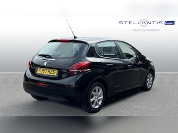 Used Peugeot 208 2017 for sale - 75298933: Photo