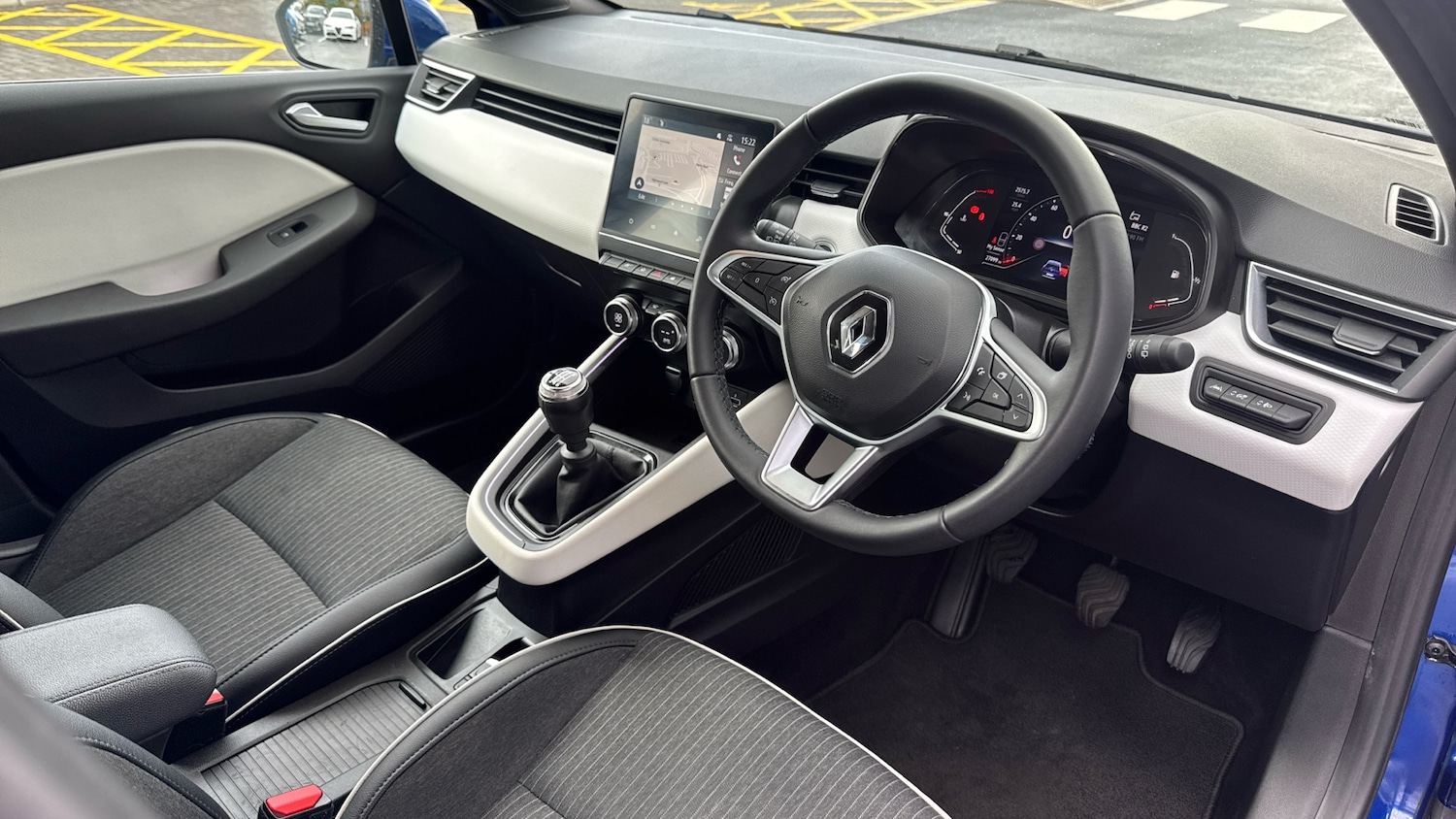 Used Renault Clio 2022 for sale - 76296648: Photo 11