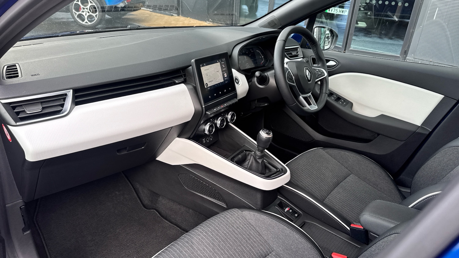 Used Renault Clio 2022 for sale - 76296648: Photo 12