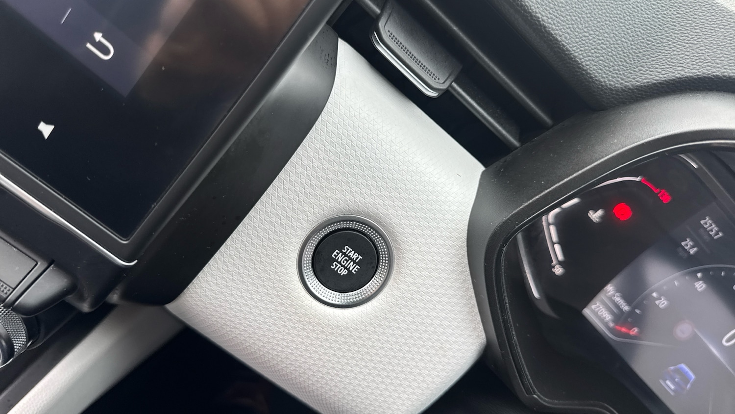 Used Renault Clio 2022 for sale - 76296648: Photo 40