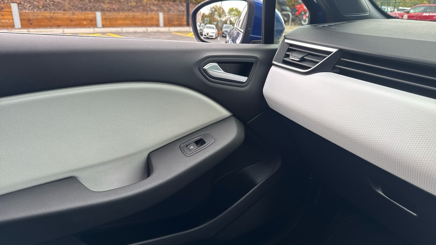 Used Renault Clio 2022 for sale - 76296648: Photo 41