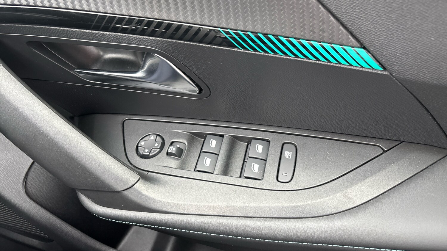 Used Peugeot 2008 2022 for sale - 76021570: Photo 22