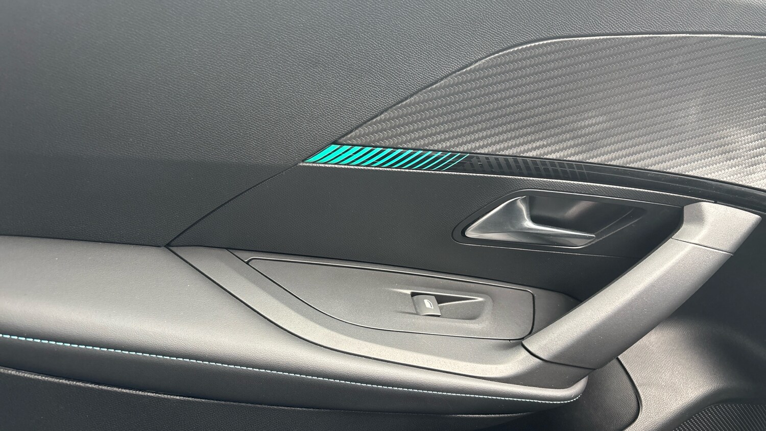 Used Peugeot 2008 2022 for sale - 76021570: Photo 41