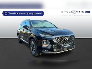 Used Hyundai Santa Fe 2018 for sale - 77018077: Photo