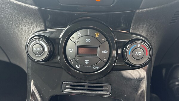 Used Ford Fiesta 2015 for sale - 76154024: Photo 32