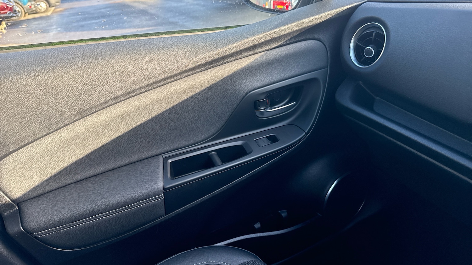 Used Toyota Yaris 2020 for sale - 76927439: Photo 42