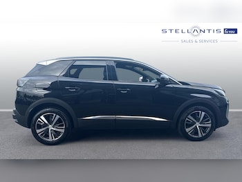 Used Peugeot 3008 2023 for sale - 76154028: Photo 2