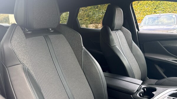 Used Peugeot 3008 2023 for sale - 76154028: Photo 42