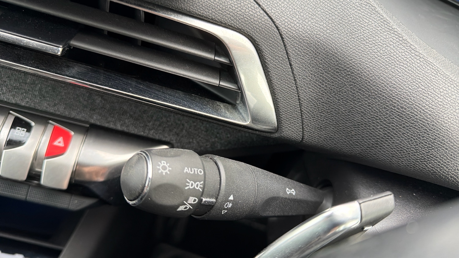 Used Peugeot 3008 2022 for sale - 77239193: Photo 28