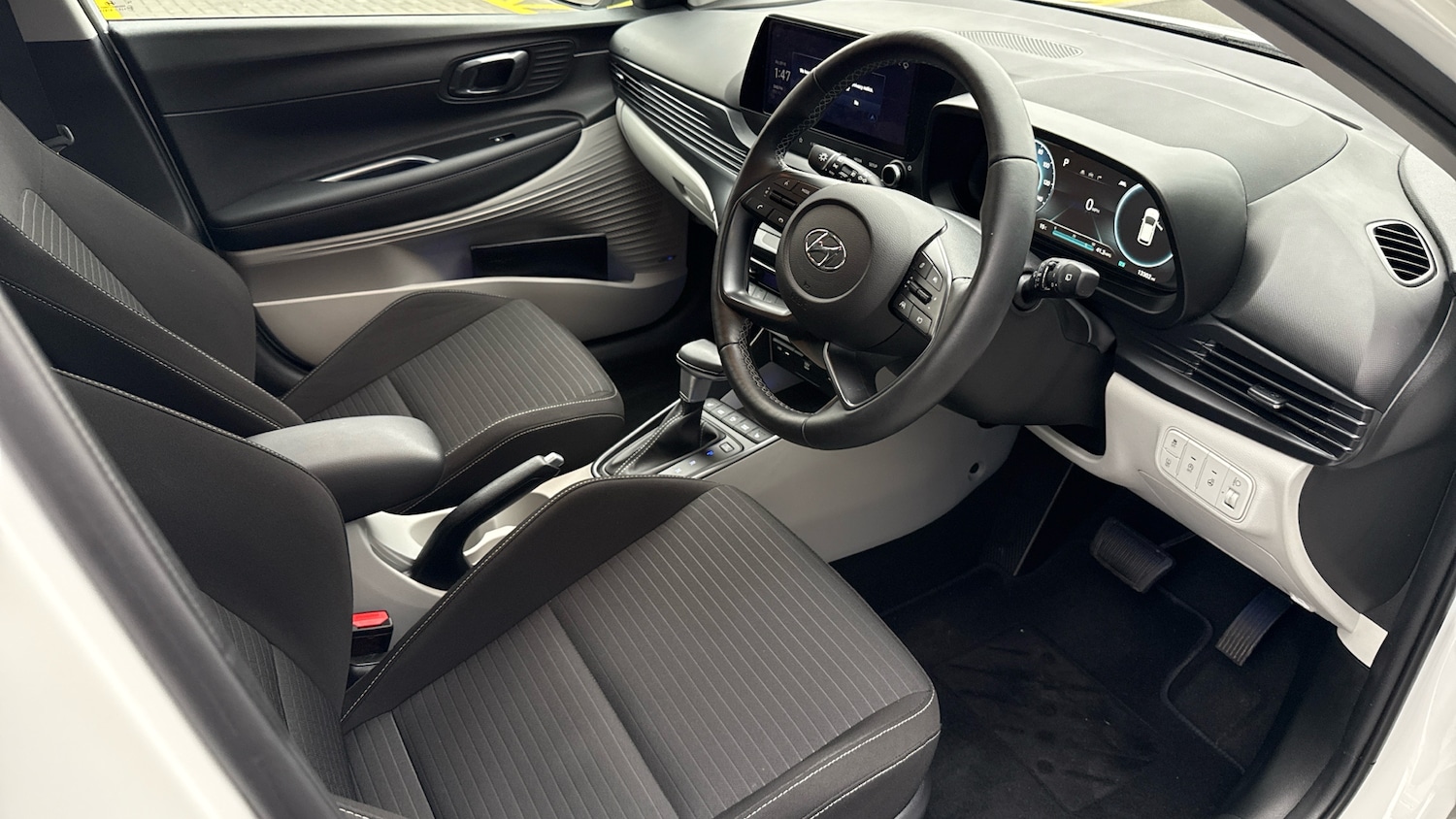 Used Hyundai i20 2023 for sale - 76500515: Photo 11