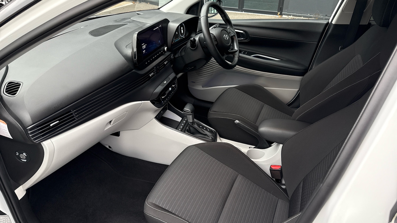 Used Hyundai i20 2023 for sale - 76500515: Photo 12