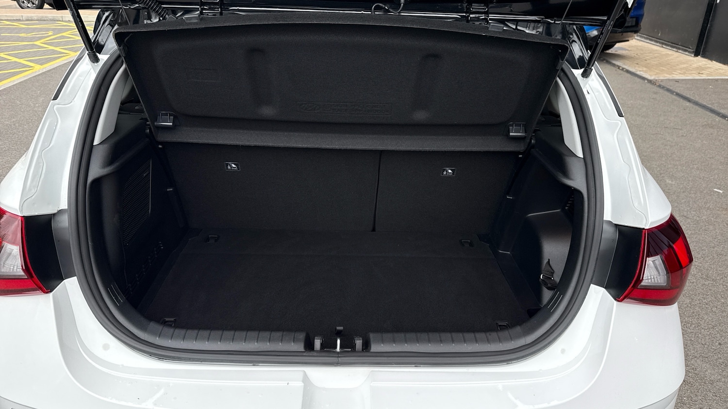 Used Hyundai i20 2023 for sale - 76500515: Photo 19