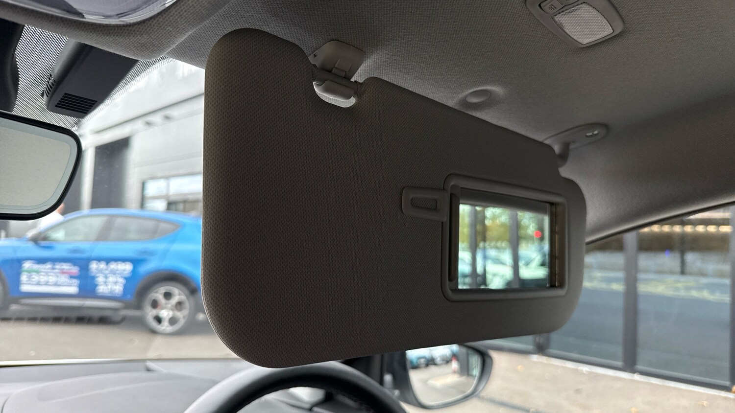 Used Hyundai i20 2023 for sale - 76500515: Photo 38