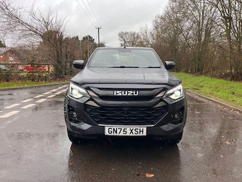 Used Isuzu D-Max 2025 for sale - 77040439: Photo