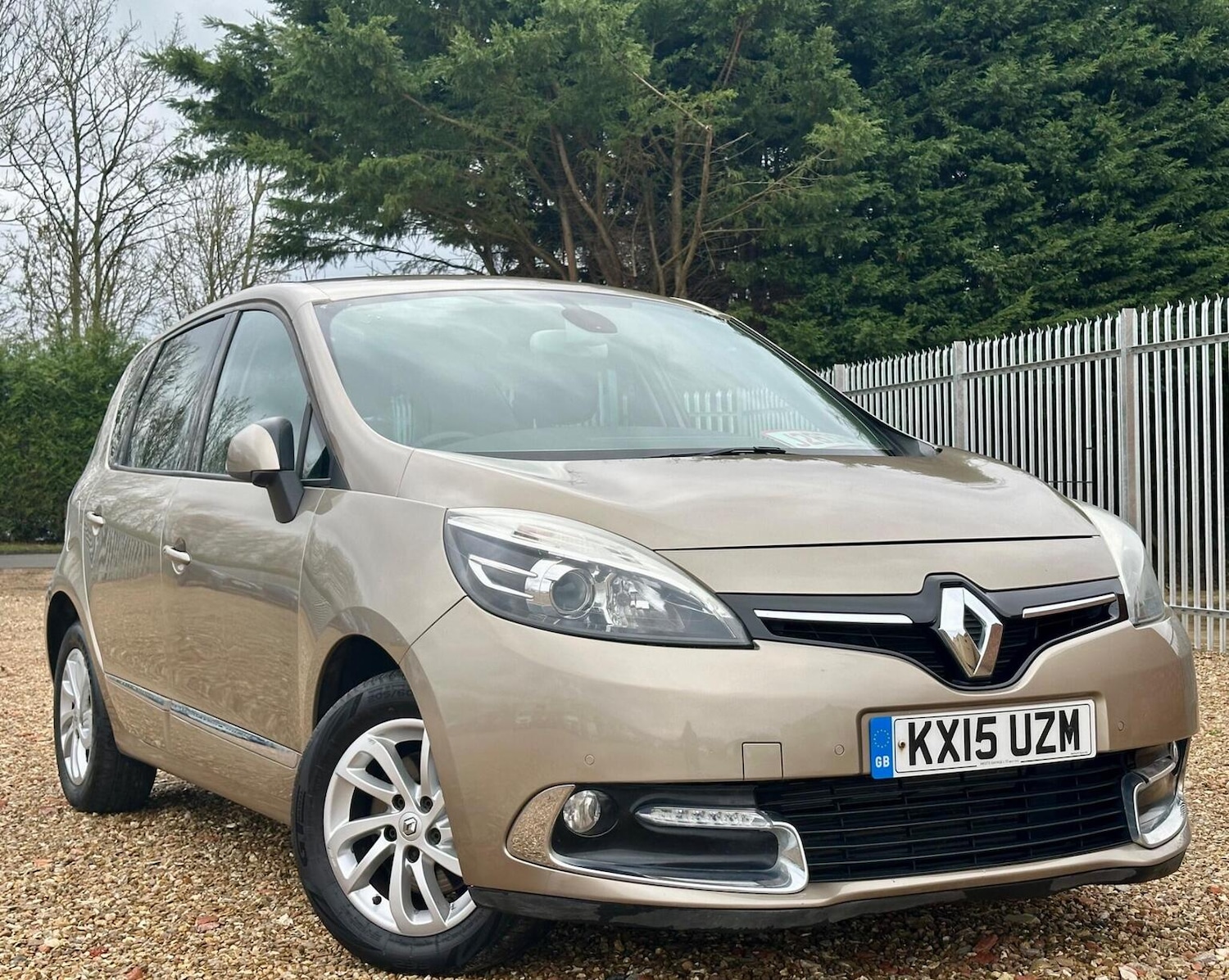 Used Renault Scenic 2015 for sale - 77668450: Photo 2