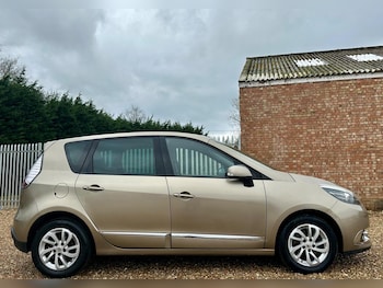 Used Renault Scenic 2015 for sale - 77668450: Photo