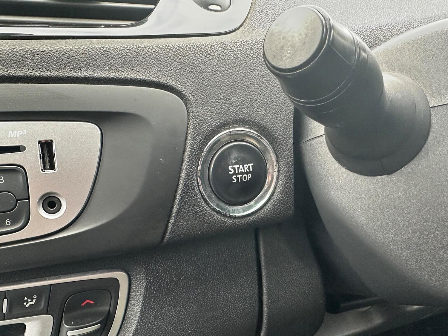 Used Renault Scenic 2015 for sale - 77668450: Photo 40