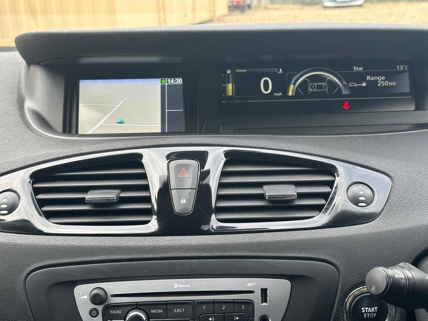 Used Renault Scenic 2015 for sale - 77668450: Photo 42