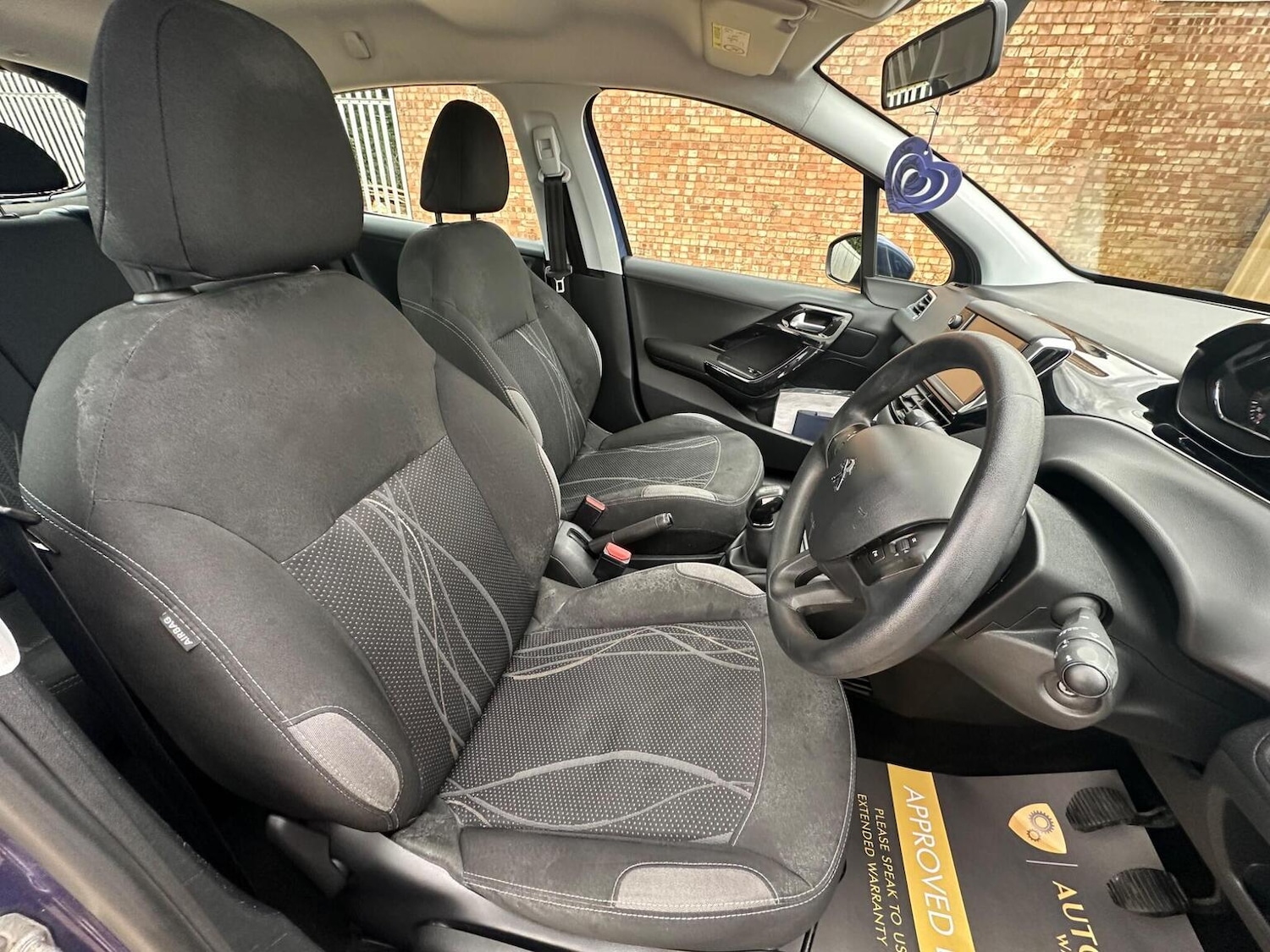 Used Peugeot 208 2015 for sale - 78084516: Photo 15