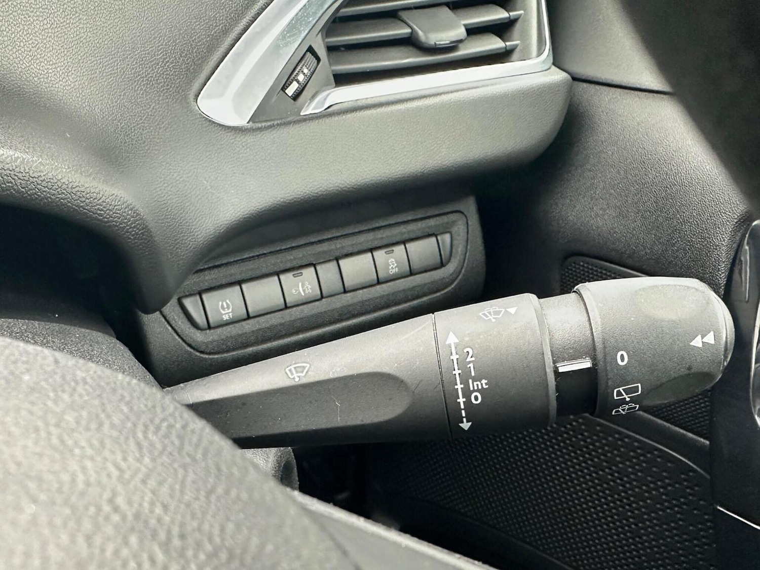 Used Peugeot 208 2015 for sale - 78084516: Photo 24