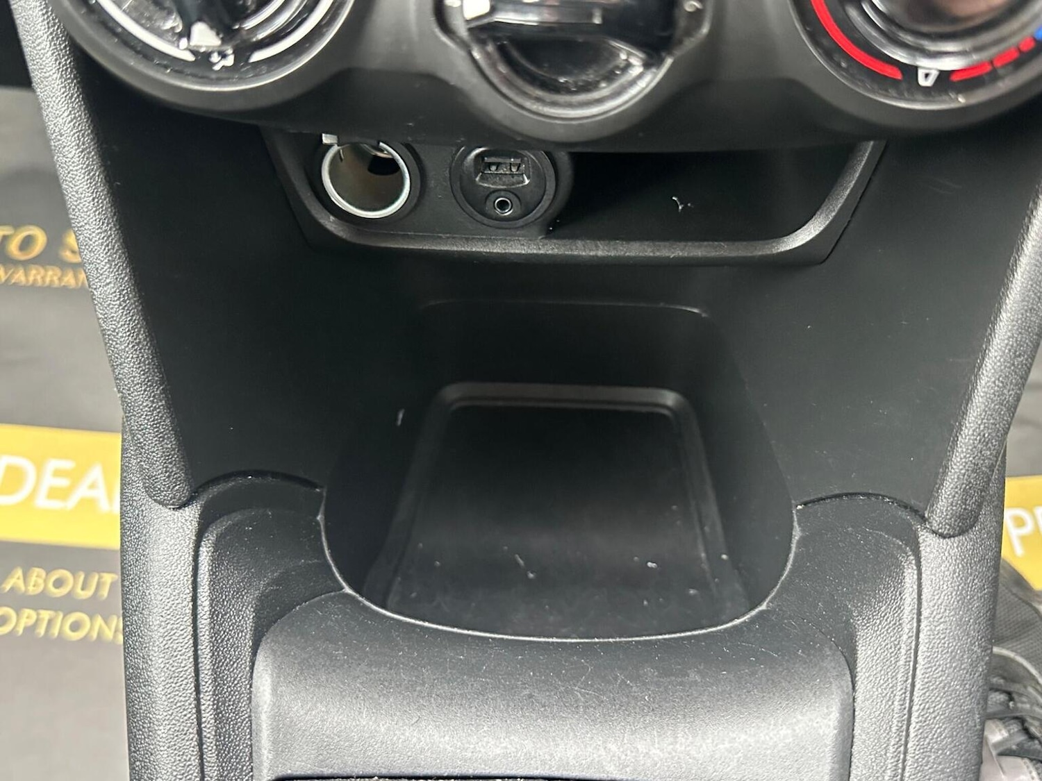 Used Peugeot 208 2015 for sale - 78084516: Photo 28