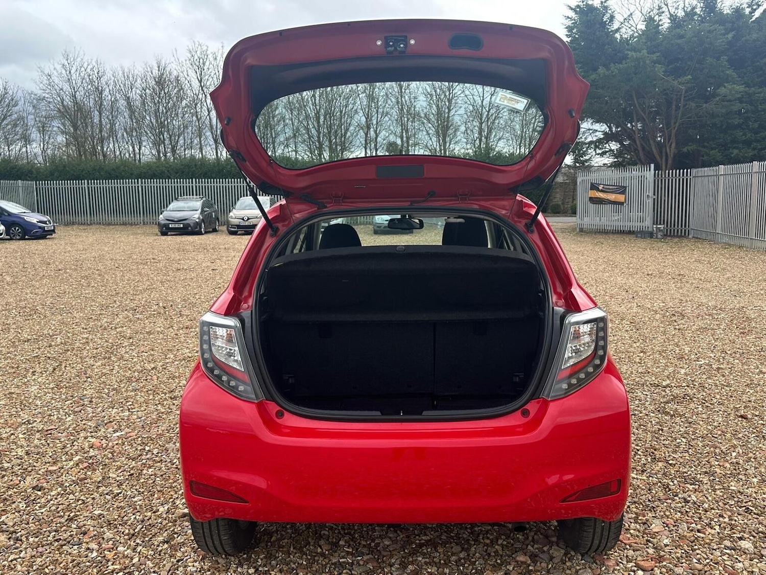 Used Toyota Yaris 2014 for sale - 78084512: Photo 6