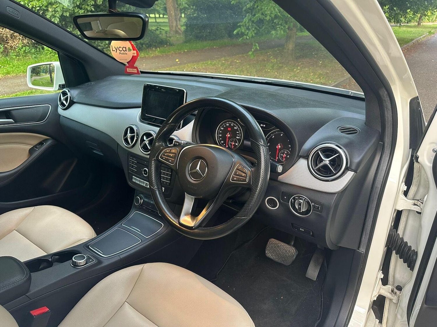 Used Mercedes-Benz B Class 2015 for sale - 77668693: Photo 11