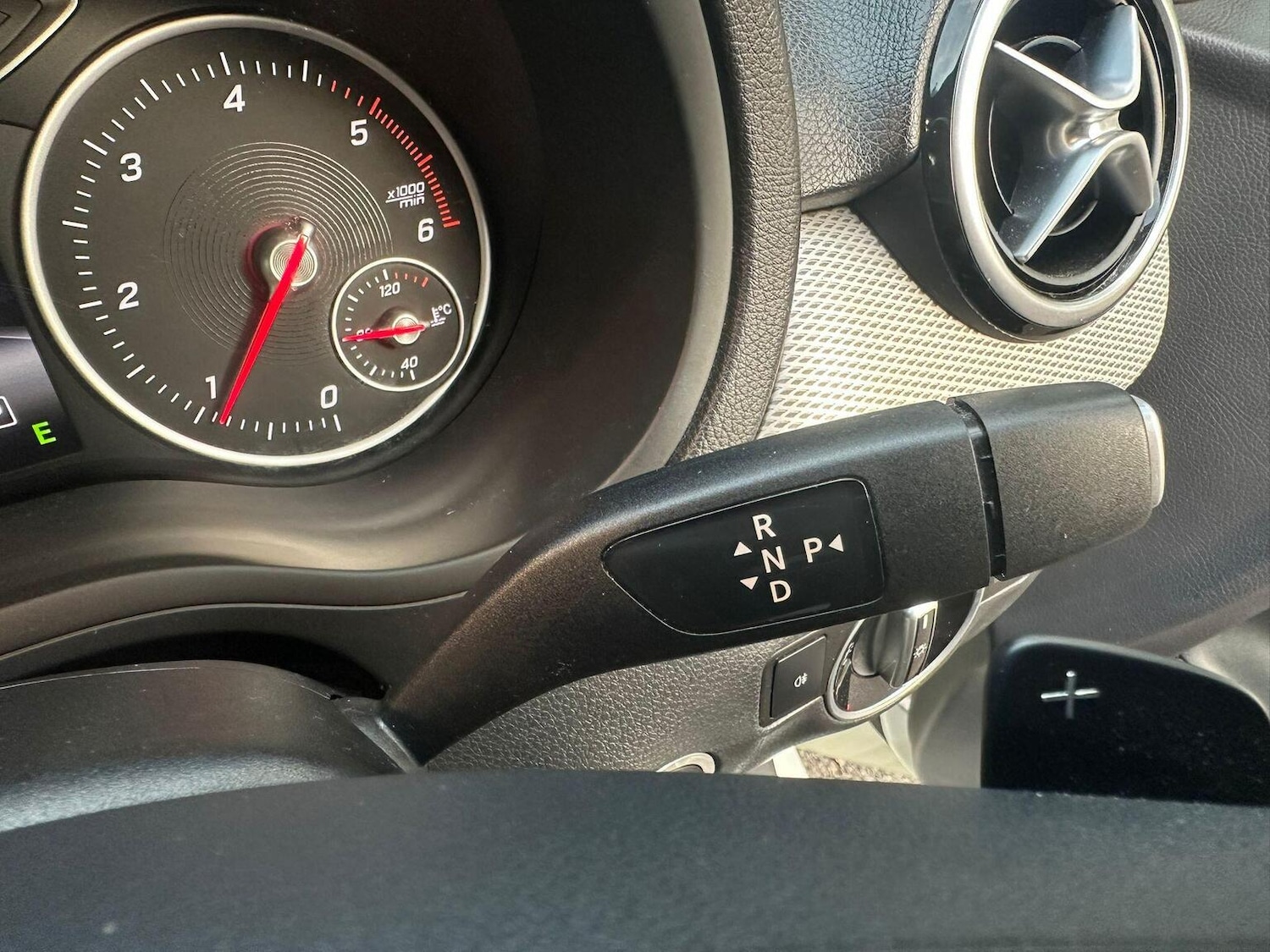 Used Mercedes-Benz B Class 2015 for sale - 77668693: Photo 15