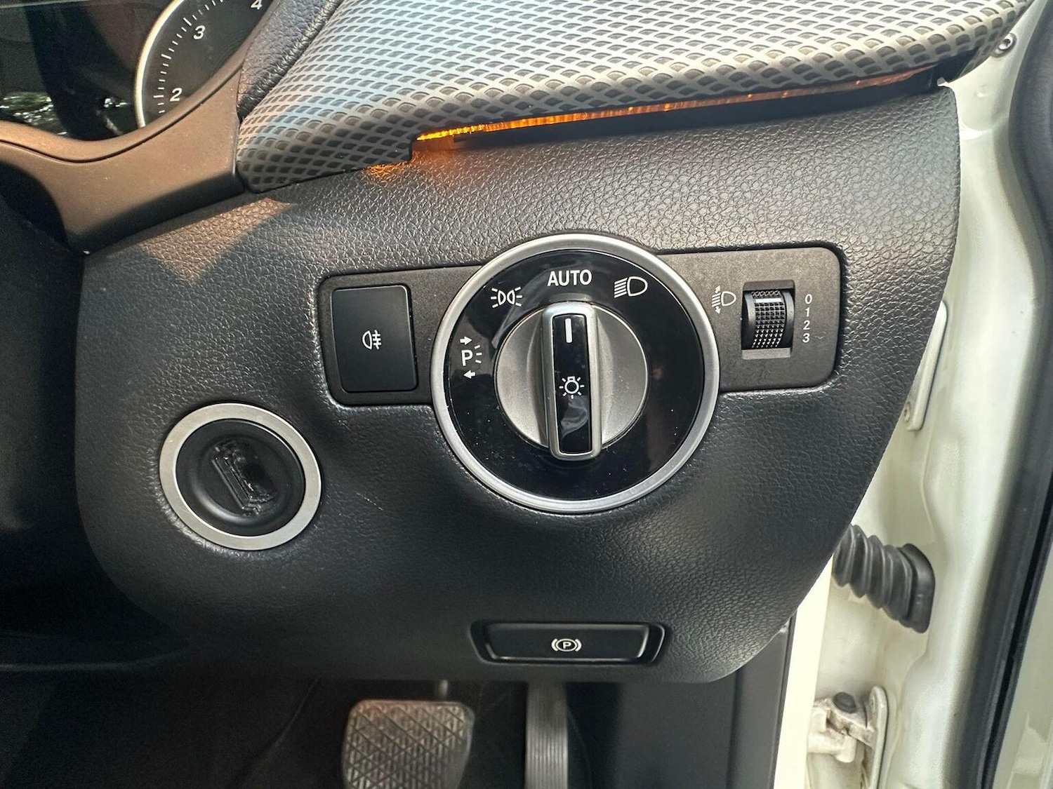 Used Mercedes-Benz B Class 2015 for sale - 77668693: Photo 21