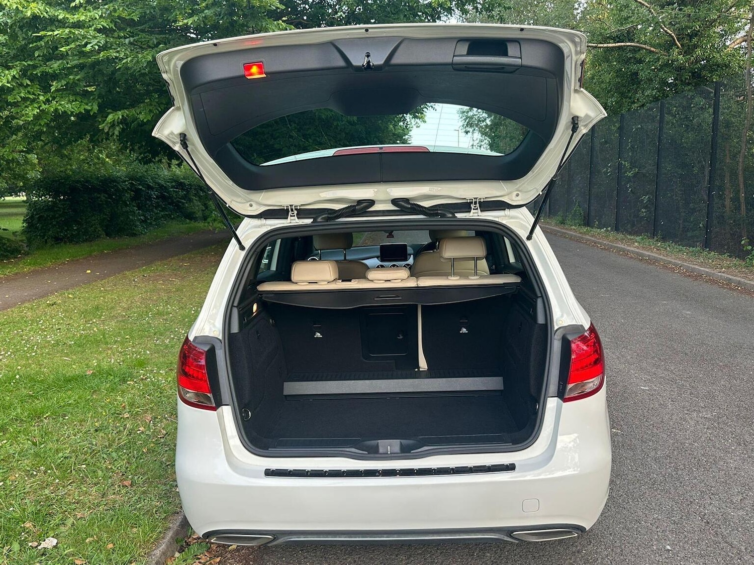 Used Mercedes-Benz B Class 2015 for sale - 77668693: Photo 36