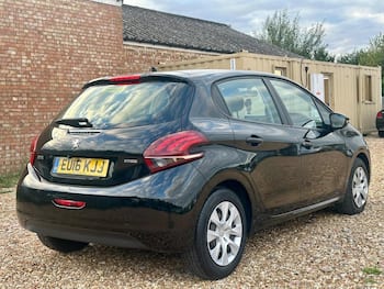 Used Peugeot 208 2016 for sale - 79835972: Photo