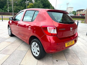 Used Dacia Sandero 2013 for sale - 79532483: Photo