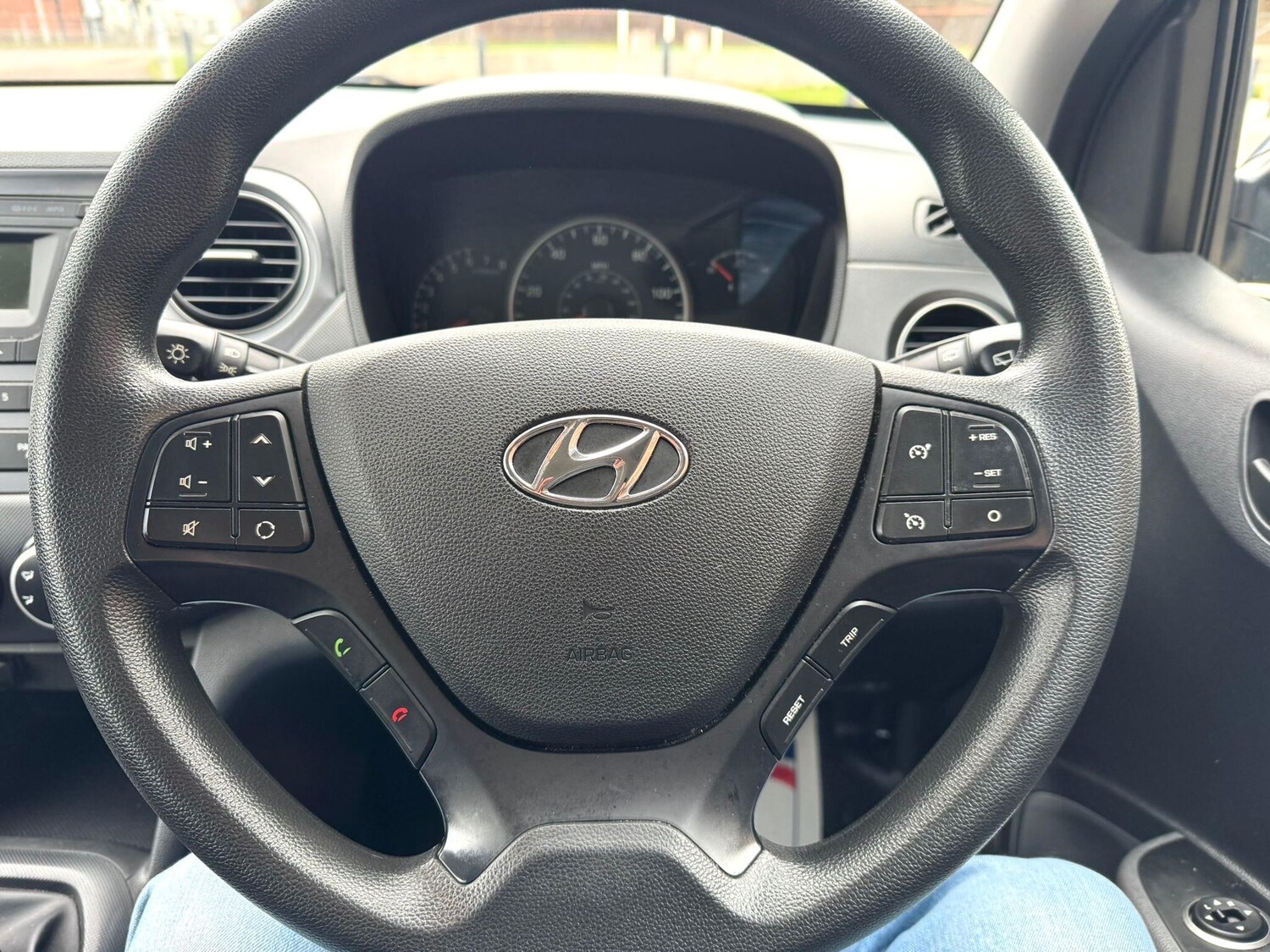 Used Hyundai i10 for sale - 77425930: Photo 26