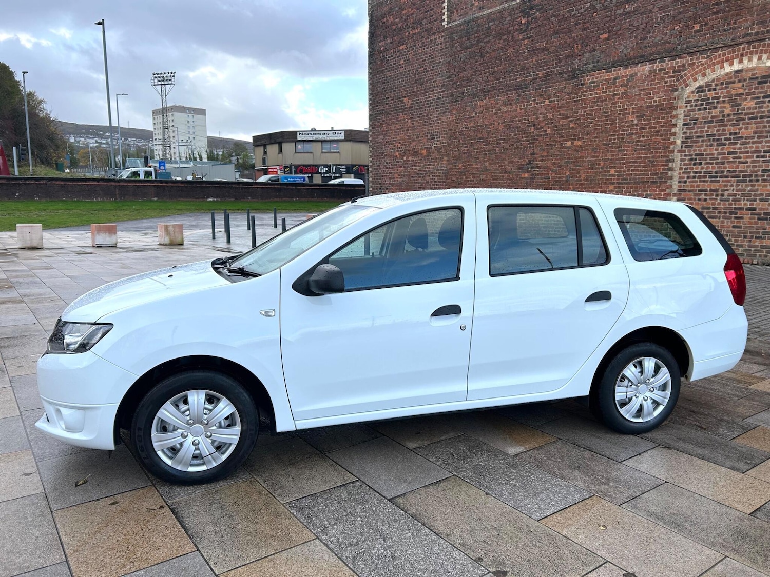 Used Dacia Logan MCV 2015 for sale - 76399250: Photo 7
