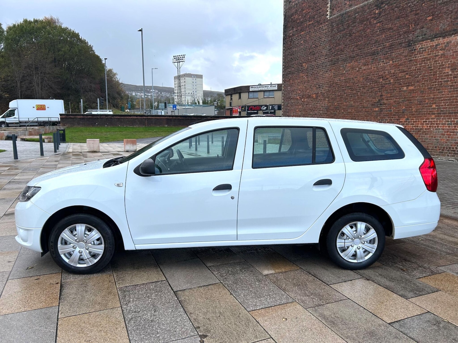 Used Dacia Logan MCV 2015 for sale - 76399250: Photo 9