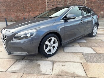 Used Volvo V40 2013 for sale - 78100767: Photo