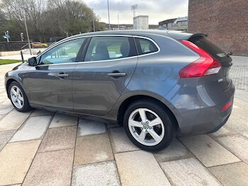 Used Volvo V40 2013 for sale - 78100767: Photo
