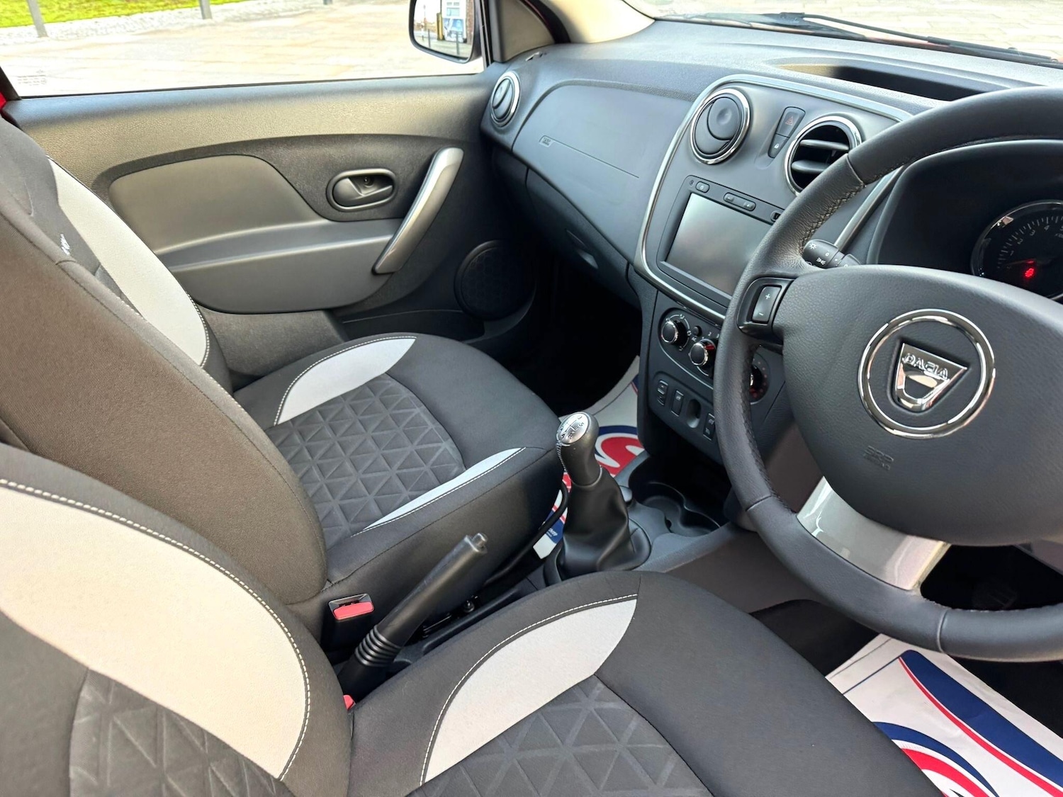 Used Dacia Sandero Stepway 2014 for sale - 76952670: Photo 18