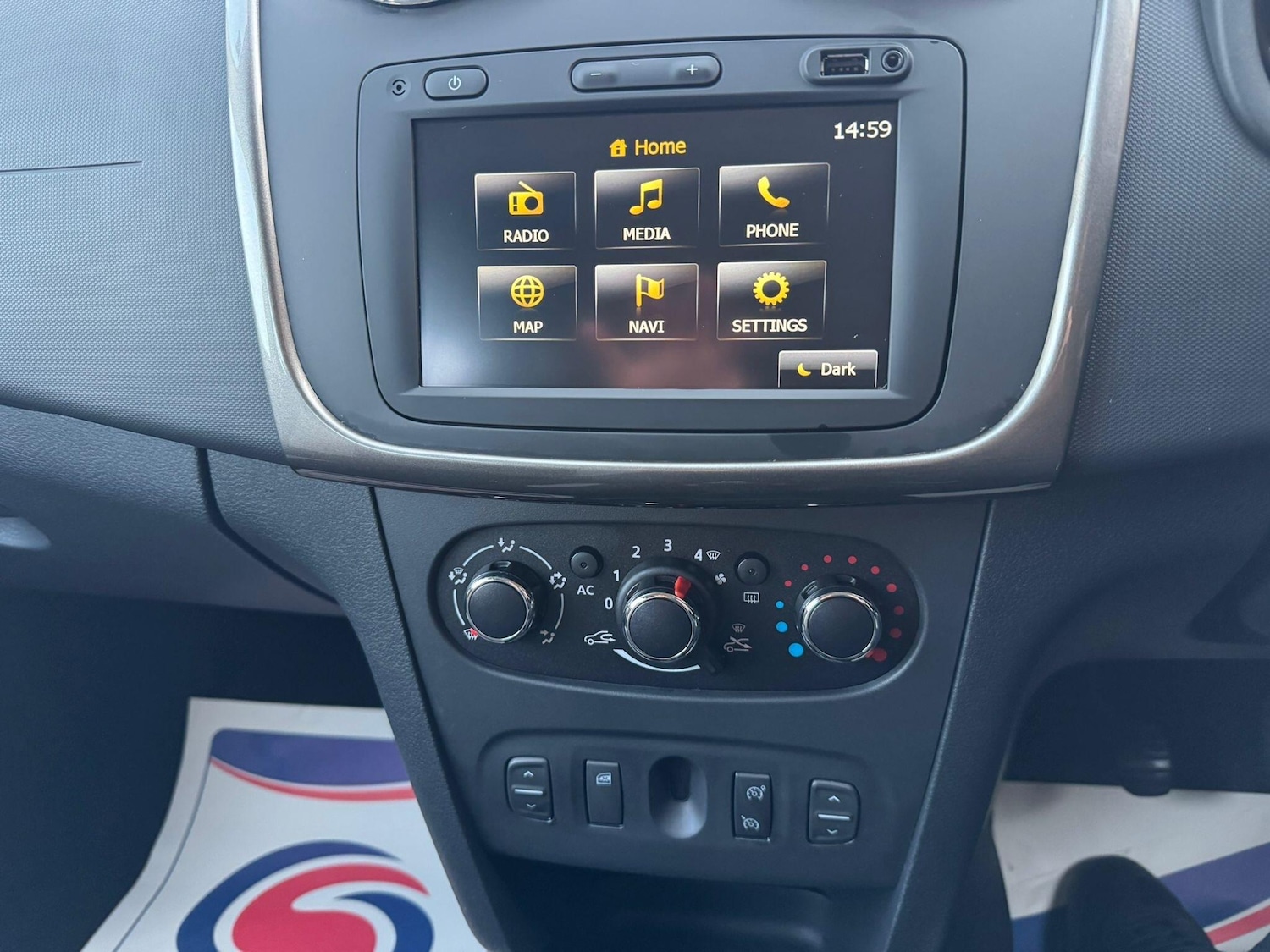 Used Dacia Sandero Stepway 2014 for sale - 76952670: Photo 30