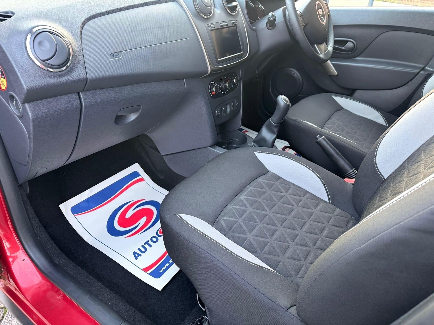 Used Dacia Sandero Stepway 2014 for sale - 76952670: Photo 40