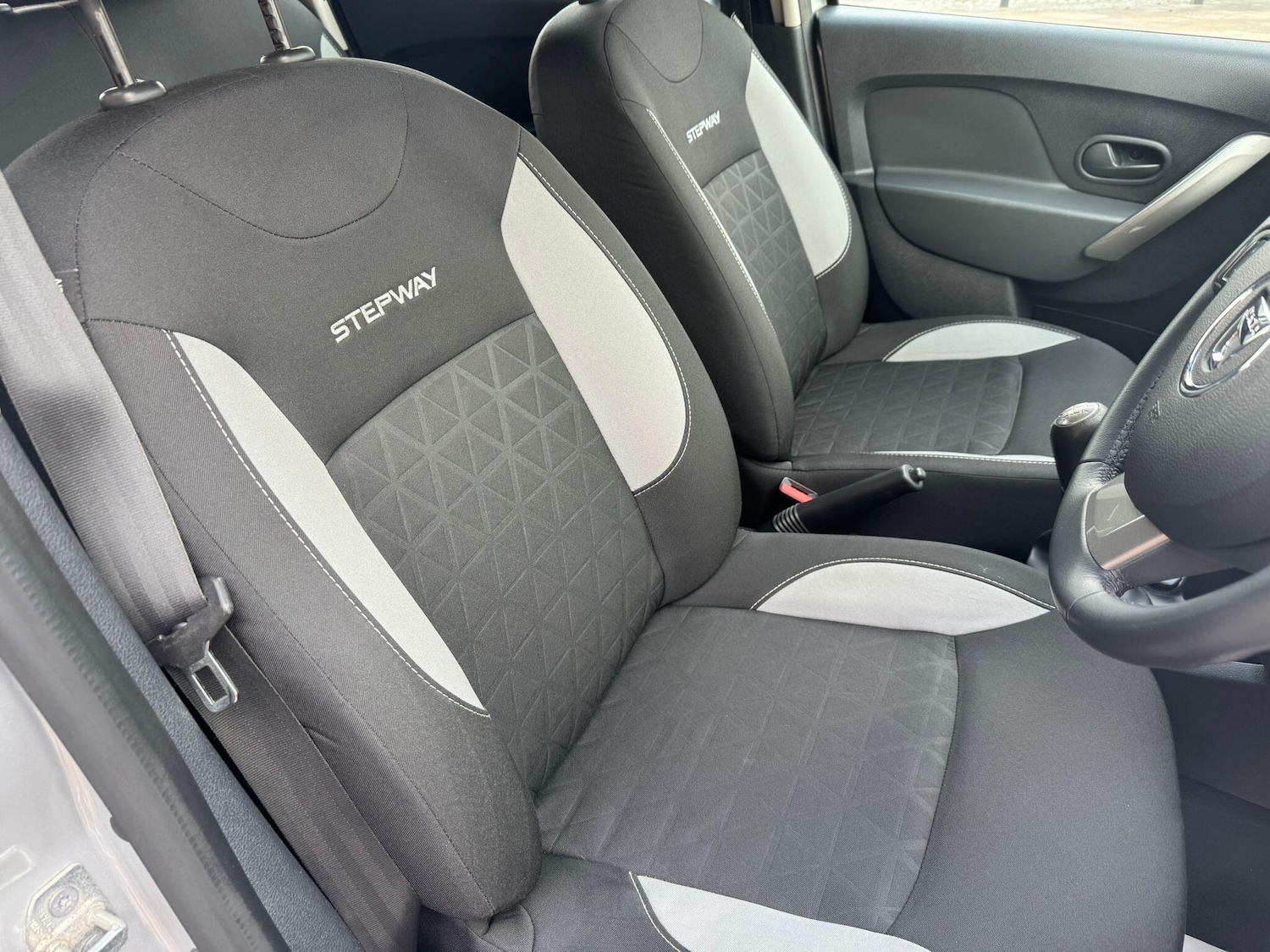 Used Dacia Sandero Stepway for sale - 77823943: Photo 28