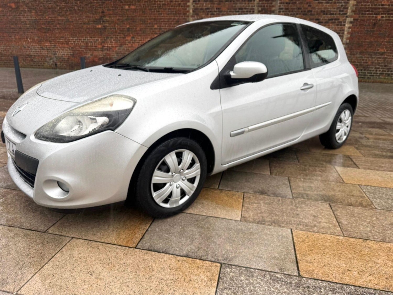 Used Renault Clio for sale - 76550874: Photo 11