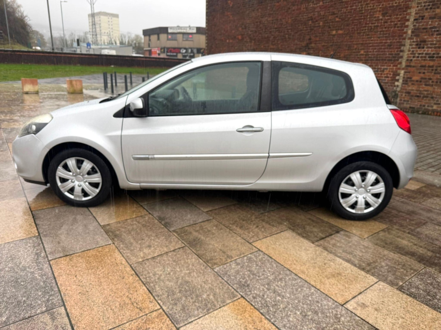 Used Renault Clio for sale - 76550874: Photo 17