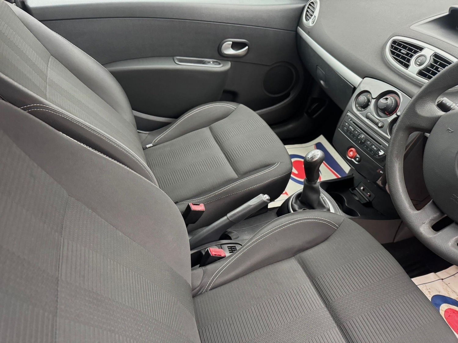 Used Renault Clio for sale - 76550874: Photo 26