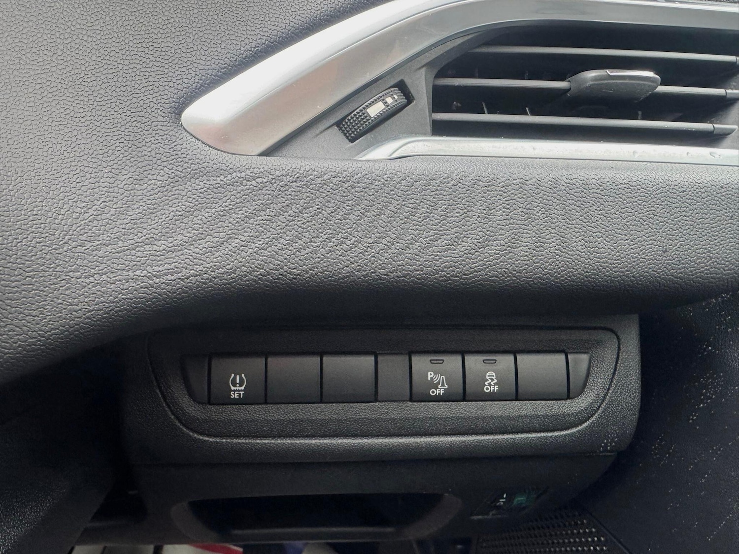 Used Peugeot 208 for sale - 77909813: Photo 25