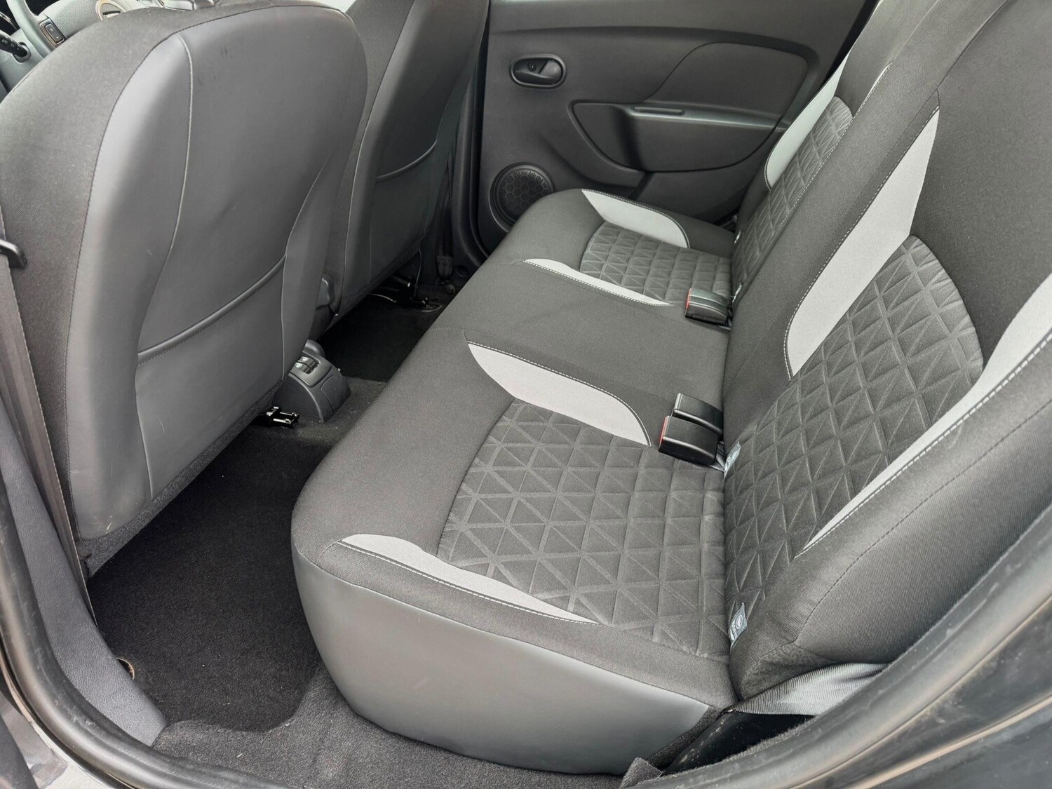 Used Dacia Sandero Stepway 2013 for sale - 78033915: Photo 29