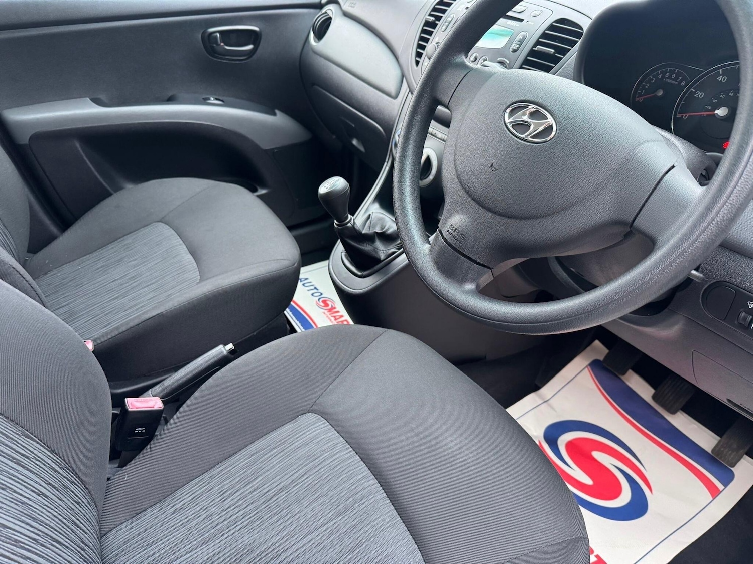 Used Hyundai i10 2012 for sale - 77400432: Photo 19